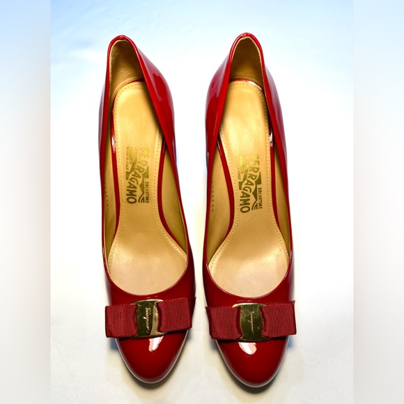 Authentic Salvatore Ferragamo Red Heels  Patent Bow Pump,
Red (Rosso) - Picture 7 of 9